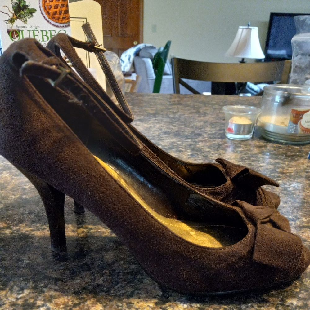 Brown high heels size 8